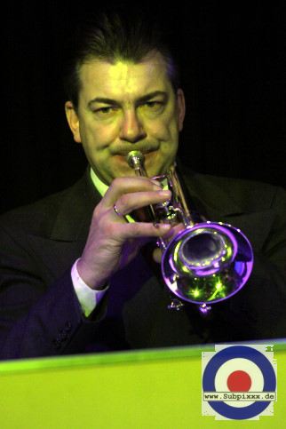 Andrej Hermlin and His Swing Dance Orchestra (D) Swing It Again Baby - McCormacks Ballroom, Leipzig 04. Dezember 2009 (7).JPG